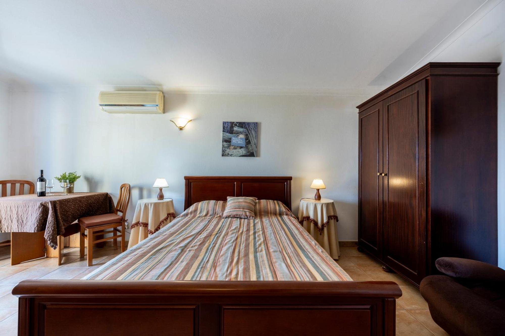 Apartamentos Mira Rio Lagos Eksteriør billede