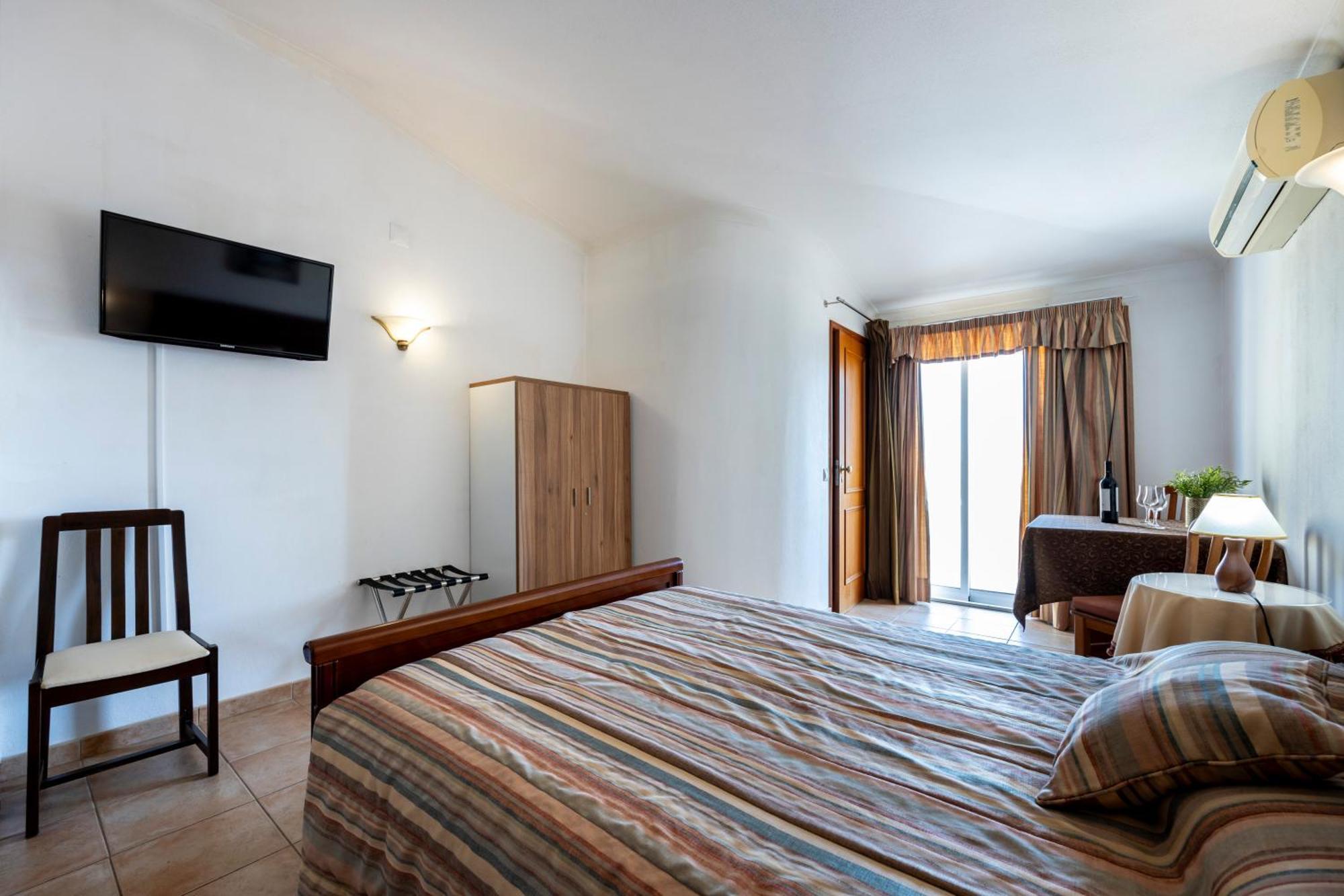 Apartamentos Mira Rio Lagos Eksteriør billede
