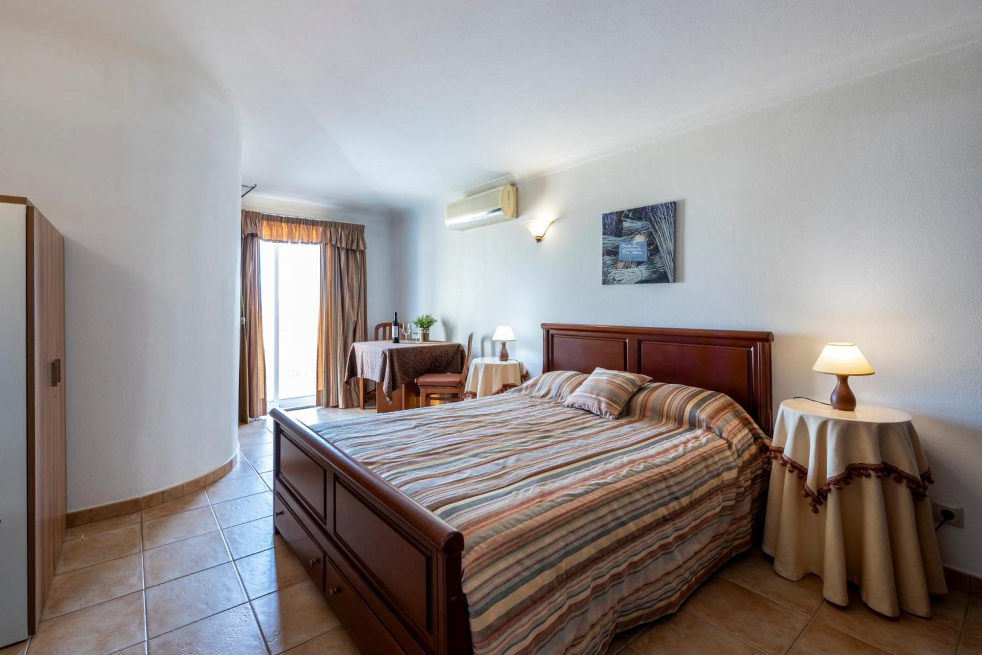 Apartamentos Mira Rio Lagos Eksteriør billede