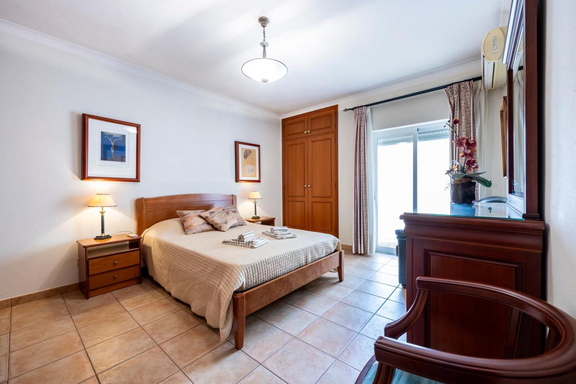 Apartamentos Mira Rio Lagos Eksteriør billede